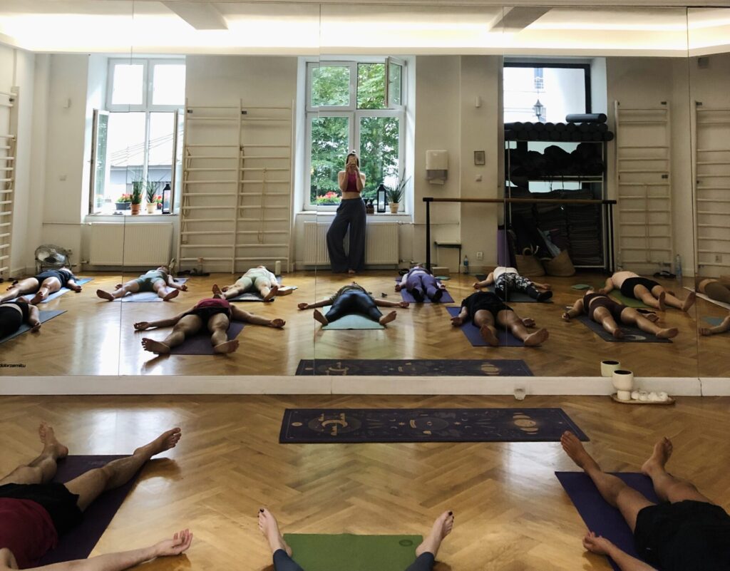 Joga. Porcja Ciszy. Nidra. Medytacja. Joga dla firm. Joga indywidualnie